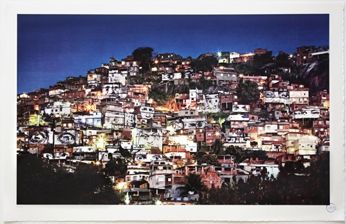 28 Millimètres, Women Are Heroes - Action Dans La Favela Morro Da Providencia, Vue De Nuit (First edition) by JR