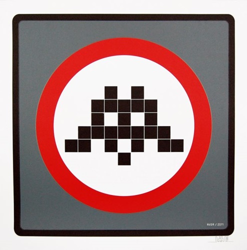 Warning Invader (Grey) by Space Invader