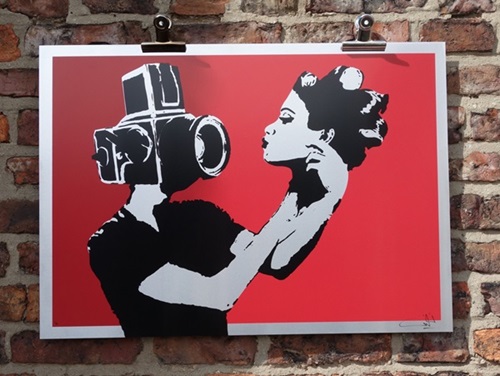 Selfie (Aluminium Red) by Nafir