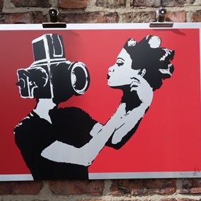 Selfie (Aluminium Red) by Nafir