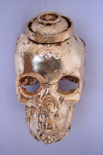 Gold Skull  by Beejoir